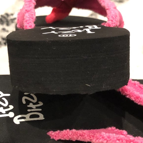 Itzy Bitzy Hot Pink Fray Flip-Flops (New, no tags) - Picture 3 of 5